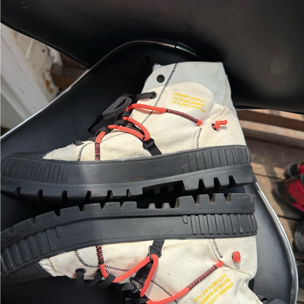 Kids High-Top Sneakers - White and Black - Picture 10 of 10